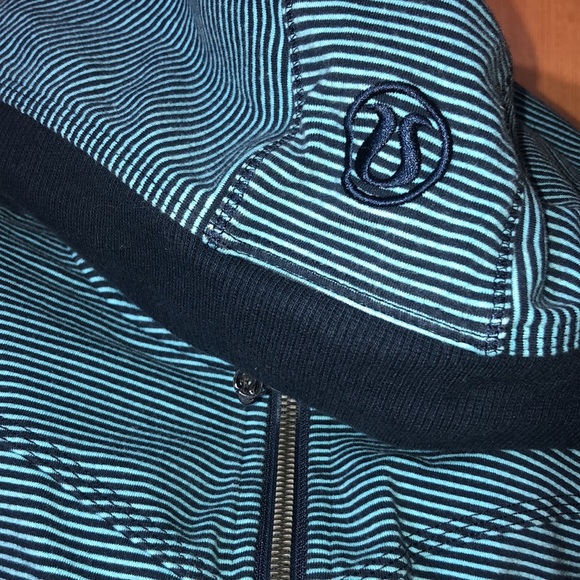 Lululemon Bliss Break Hoodie
Wagon Stripe Inkwell Blue Moon / Inkwell si… - Picture 5 of 16